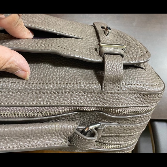 ETIENNE AIGNER Medium Crossbody Shoulder Bag - Picture 3 of 8